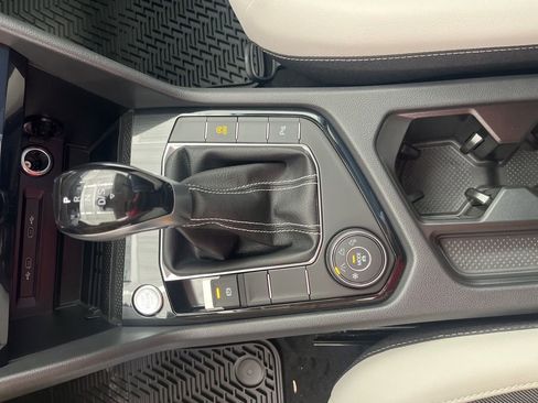 New 2026 Volkswagen Taos SE AWD/4WD image 24
