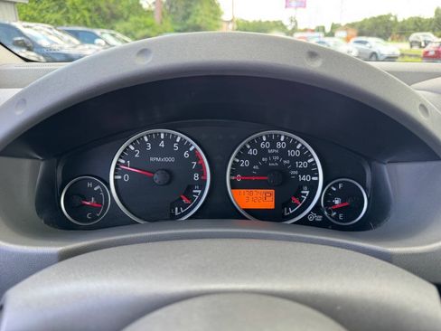 Used 2011 Nissan Frontier SL RWD image 24