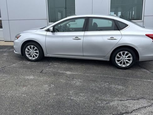 Used 2019 Nissan Sentra SV image 3