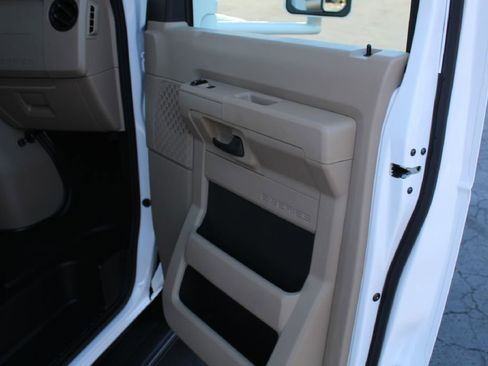 Used 2022 Ford E-450 and Econoline 450 Super Duty w/ Motorhome Prep Package image 63