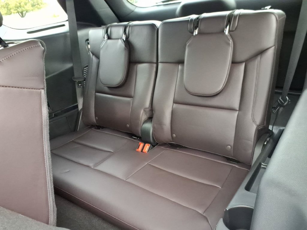 Used 2025 Ford Explorer Platinum AWD/4WD image 13