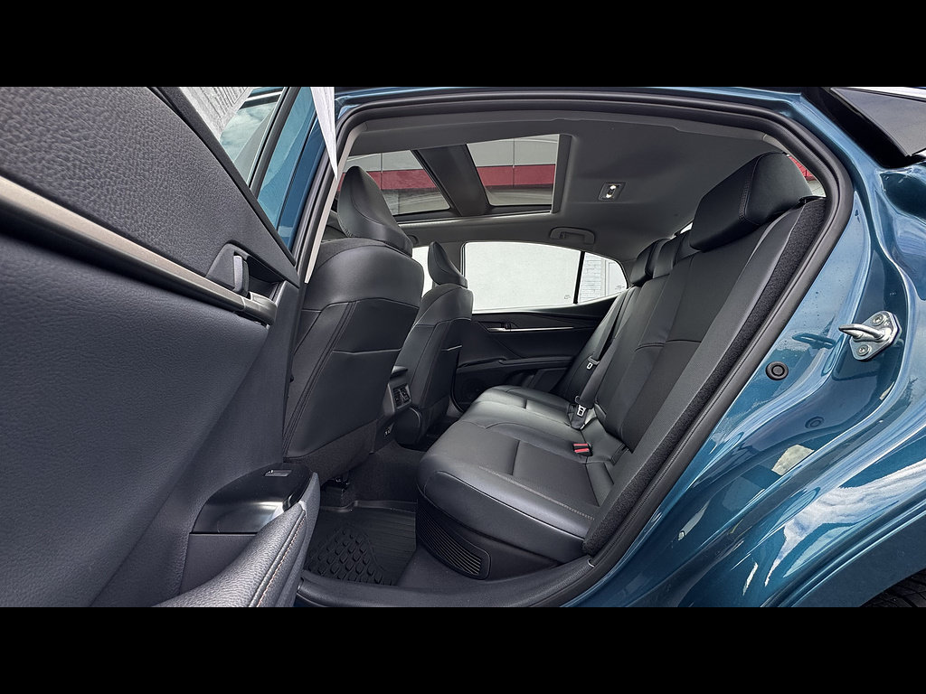 Used 2026 Toyota Camry XLE w/ Premium Plus Package AWD/4WD image 25