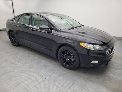 Used 2019 Ford Fusion SE w/ Equipment Group 151A FWD image 11