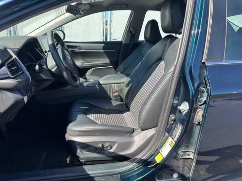 Used 2021 Toyota Camry SE w/ Carpet Mat Package (TMS) FWD image 9