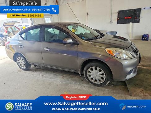 Used 2014 Nissan Versa SV FWD image 5
