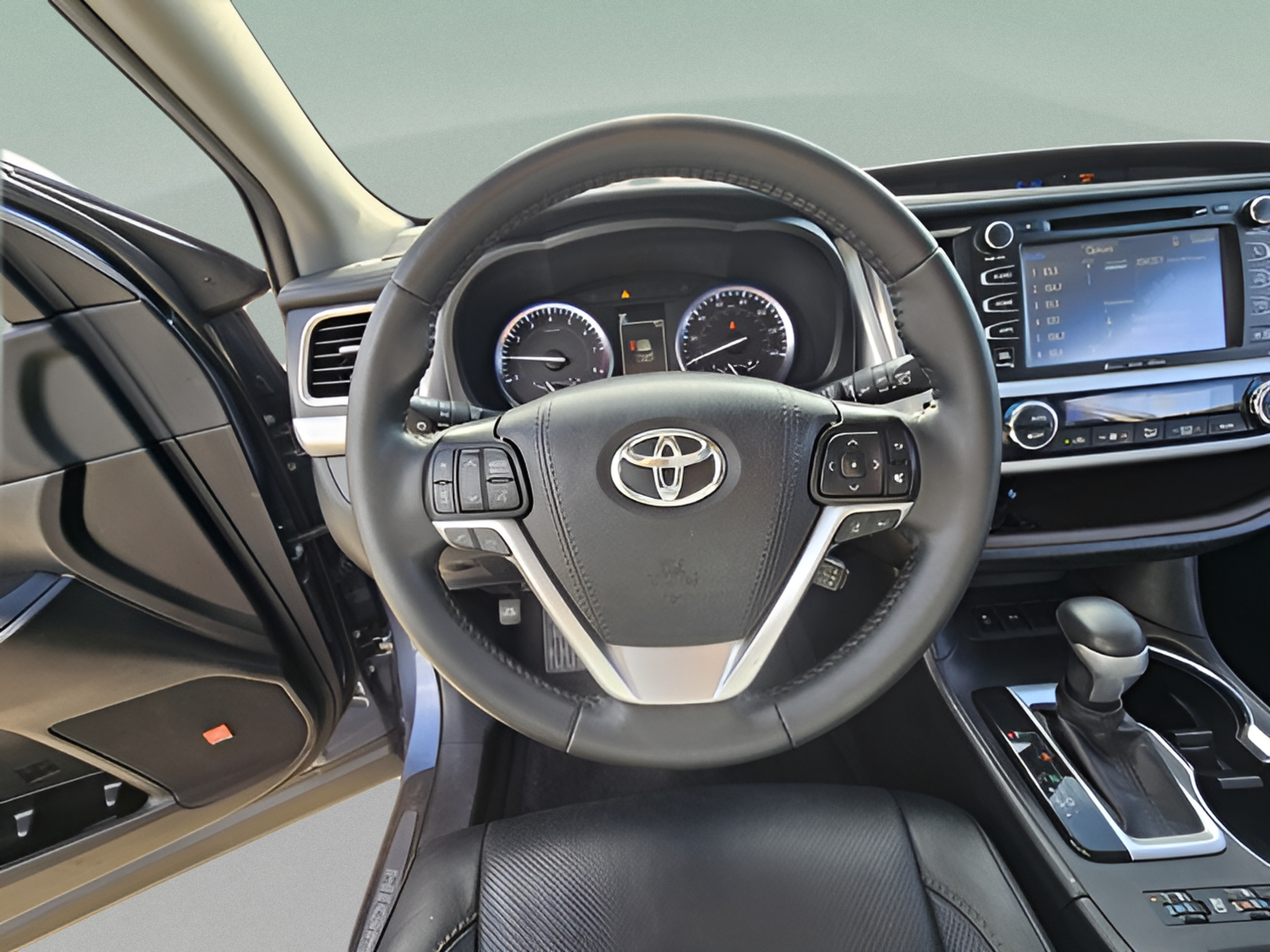Used 2019 Toyota Highlander Limited FWD image 22