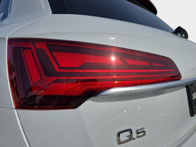 Used 2023 Audi Q5 Premium AWD/4WD image 37