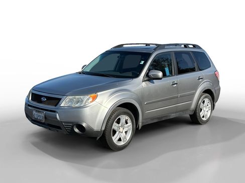 Used 2010 Subaru Forester 2.5X Premium image 1