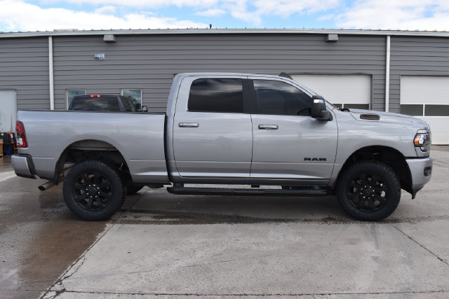 Used 2024 RAM 2500 Big Horn w/ Night Edition AWD/4WD image 4