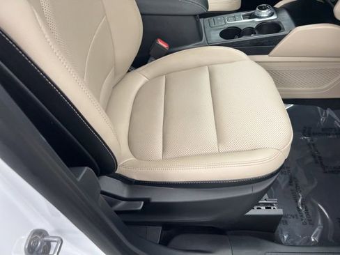 Used 2022 Ford Escape SEL image 23