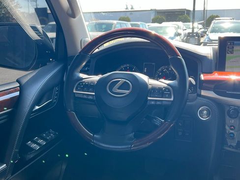 Used 2019 Lexus LX 570 4WD w/ Luxury Package image 12