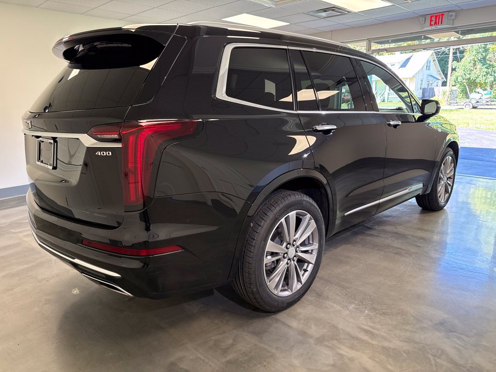 Used 2023 Cadillac XT6 Premium Luxury AWD/4WD image 2