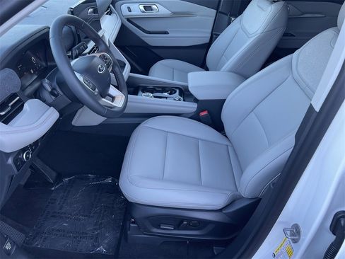 New 2026 Ford Explorer Active w/ Active Comfort Package image 16