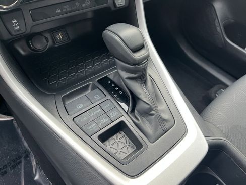 Used 2025 Toyota RAV4 XLE image 37