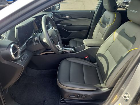Used 2025 Chevrolet Trax ACTIV w/ Driver Confidence Package FWD image 21