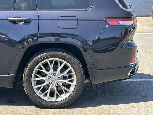 Used 2024 Jeep Grand Cherokee L Summit w/ Luxury Tech Group V image 46