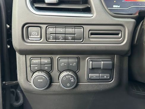 Used 2024 Chevrolet Suburban Z71 w/ Luxury Package image 26