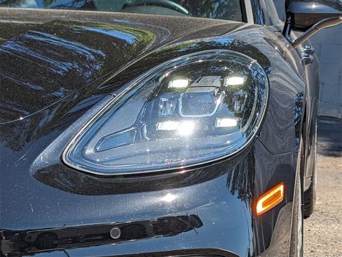 Used 2021 Porsche Panamera image 30