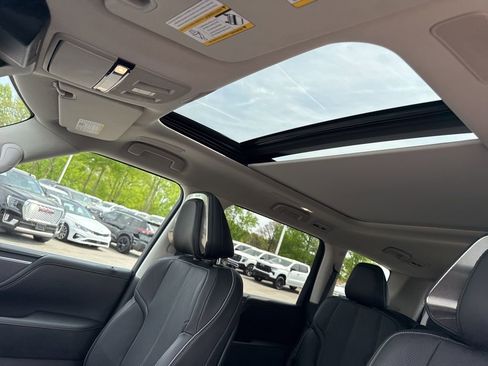 Used 2025 INFINITI QX80 Sensory AWD/4WD image 10