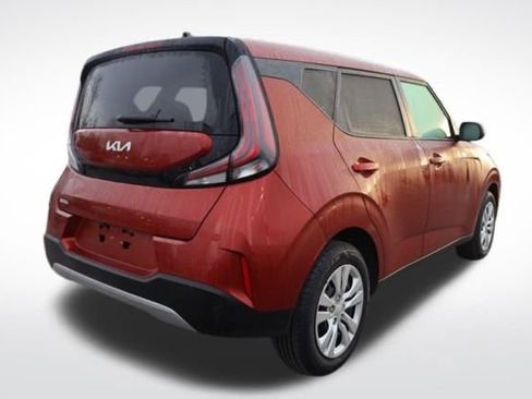 Used 2024 Kia Soul LX image 10