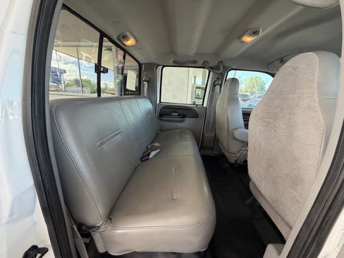 Used 2006 Ford F350 4x4 Crew Cab DRW Super Duty image 17