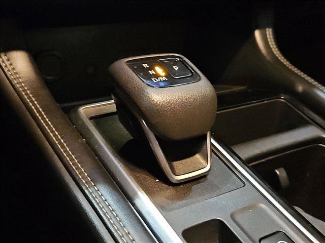 Used 2024 Nissan Pathfinder Platinum AWD/4WD image 10