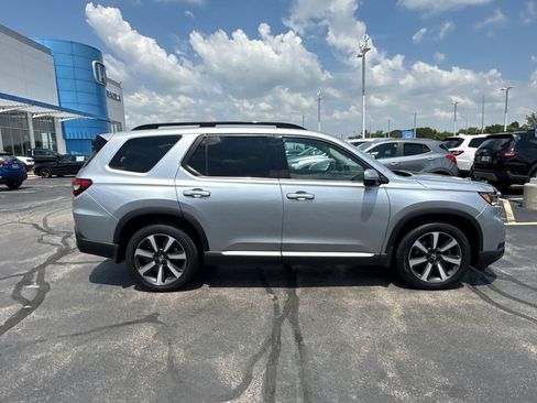 Certified 2023 Honda Pilot Touring image 12
