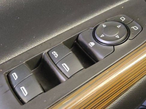 Used 2021 GMC Acadia SLE w/ Driver Convenience Package FWD image 27