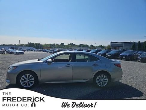 Used 2015 Lexus ES 300h w/ Navigation System Package FWD image 1