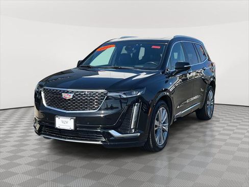 Used 2024 Cadillac XT6 Premium Luxury w/ Technology Package image 3