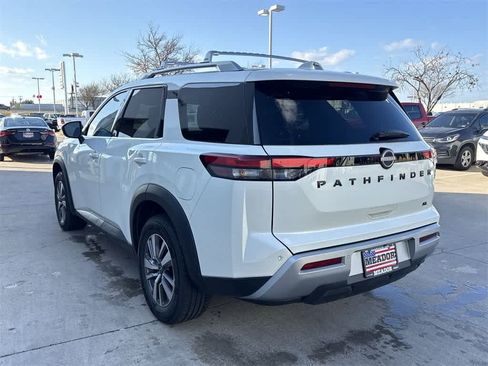Used 2023 Nissan Pathfinder SL w/ SL Black Package image 4