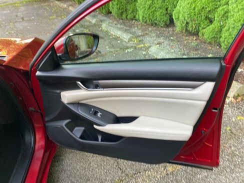 Used 2018 Honda Accord LX image 26