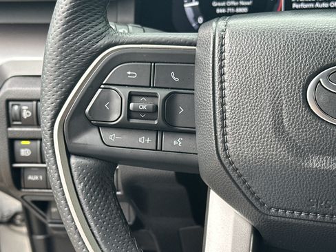 Used 2025 Toyota Tacoma TRD Sport w/ TRD Sport Premium Package AWD/4WD image 3