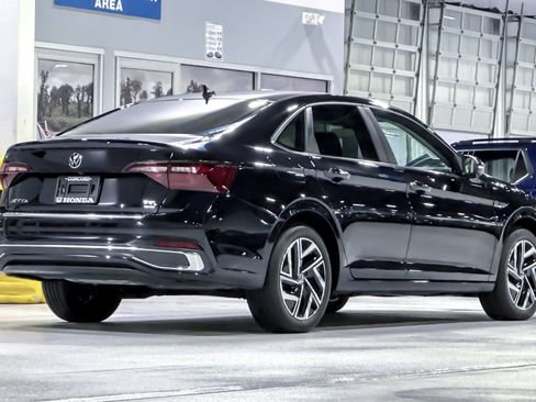 Used 2023 Volkswagen Jetta SEL FWD image 9