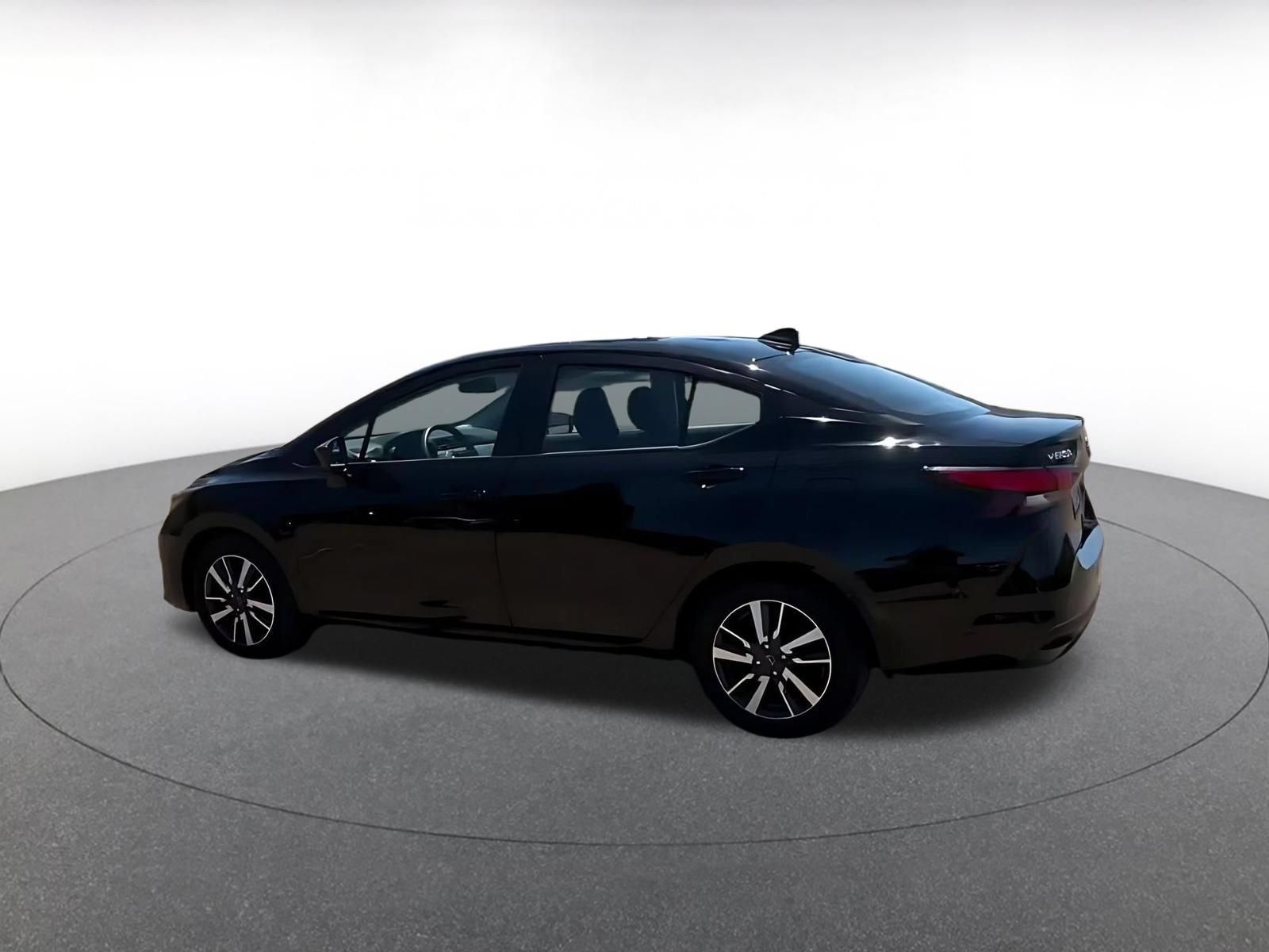 Used 2025 Nissan Versa SV FWD image 9