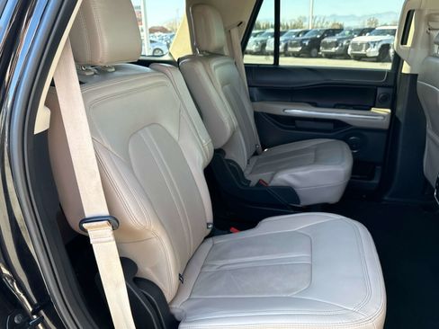 Used 2024 Ford Expedition Limited image 18
