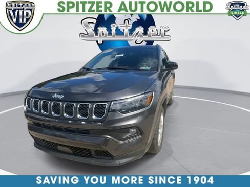 Used 2023 Jeep Compass Latitude w/ Sun and Sound Group AWD/4WD image 3
