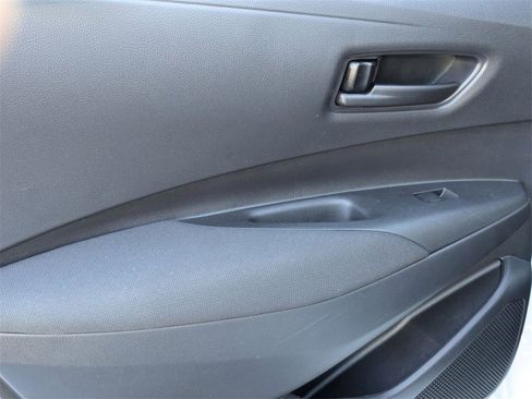 Used 2025 Toyota Corolla LE image 26