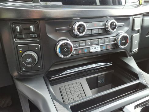 New 2026 Ford F250 Lariat w/ Black Appearance Package AWD/4WD image 24