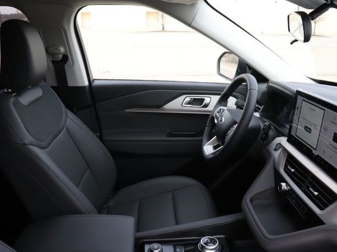 New 2026 Ford Explorer Active w/ Active Comfort Package image 10