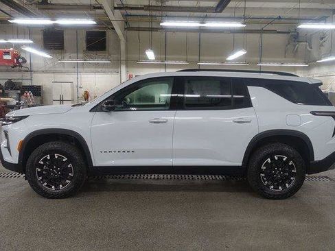 New 2026 Chevrolet Traverse Z71 w/ Enhanced Driving Package AWD/4WD image 4