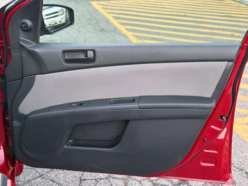 Used 2010 Nissan Sentra 2.0 FWD image 16