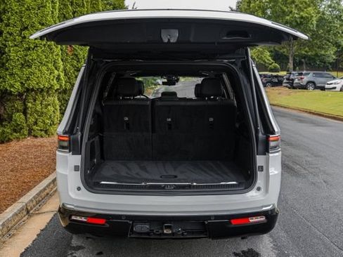 Used 2023 Jeep Grand Wagoneer Series III AWD/4WD image 23