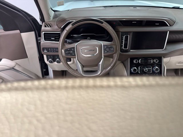 Used 2023 GMC Yukon XL Denali w/ Denali Reserve Package AWD/4WD image 18