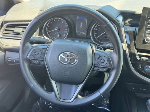 Used 2024 Toyota Camry SE image 16