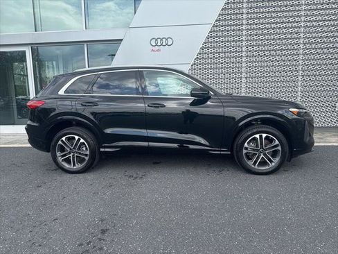 Certified 2025 Audi Q5 Premium w/ Premium Plus AWD/4WD image 2