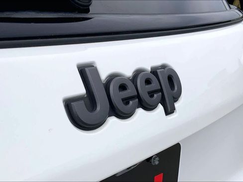 Used 2022 Jeep Compass Trailhawk AWD/4WD image 31