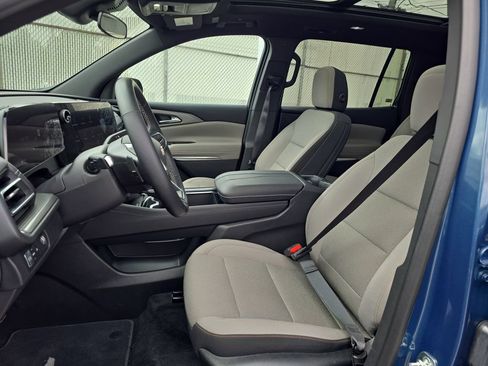 New 2026 Chevrolet Traverse LT w/ Sun and Wheel Package FWD image 19