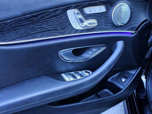 Used 2017 Mercedes-Benz E 300 image 8