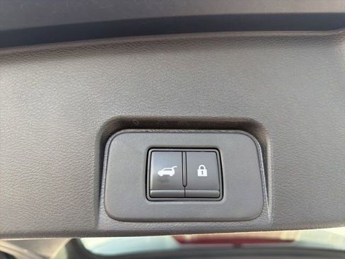 Used 2025 Nissan Rogue SV AWD/4WD image 29